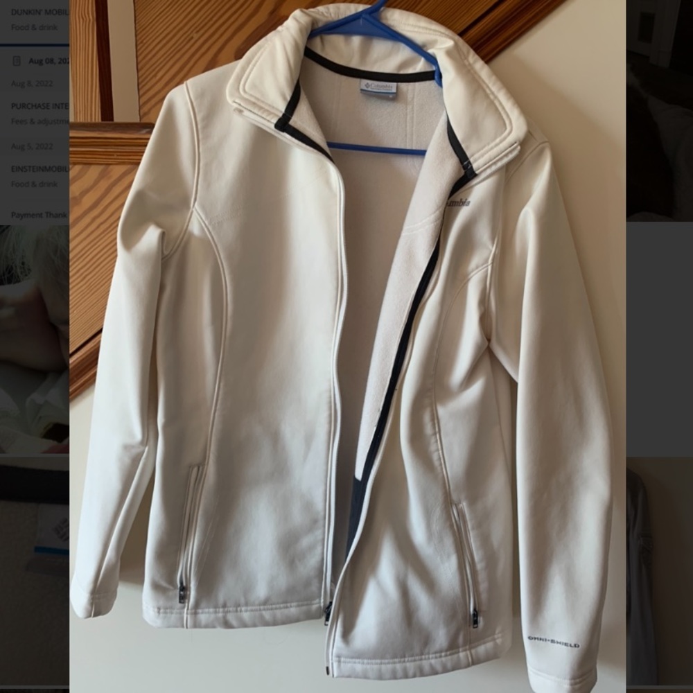 Women’s Columbia jacket. Size medium.